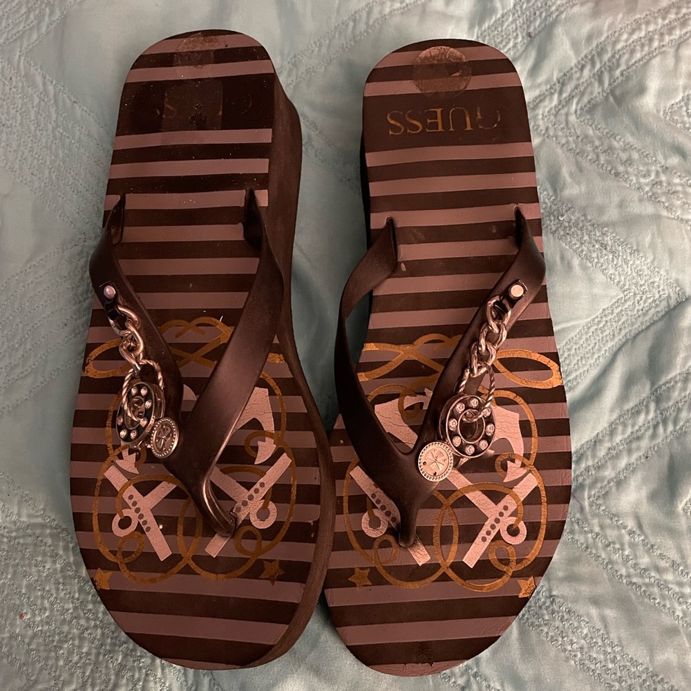 Guess black & silver stripe platforms sz7